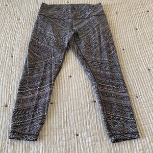 Excellent condition Lulu cropped leggings!